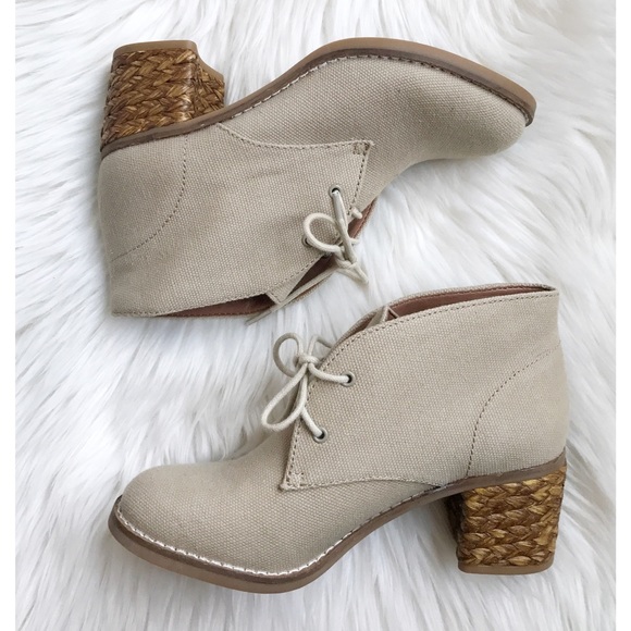 Lucky Brand Shoes - NEW Lucky Brand Tan Chukka Booties